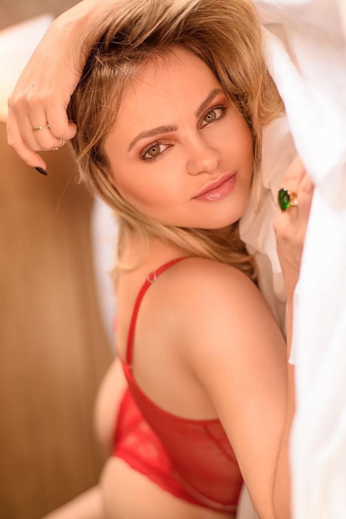 Mia Mattos Sexy London Date