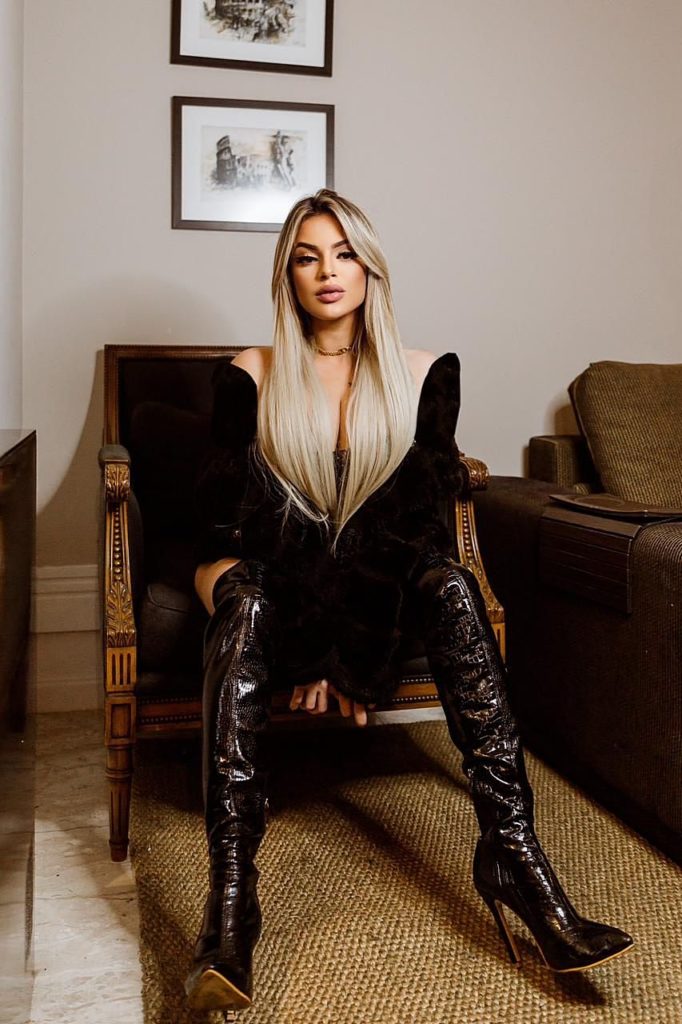 Myleen Stunning Brazilian Party Girl 36D 5'5"