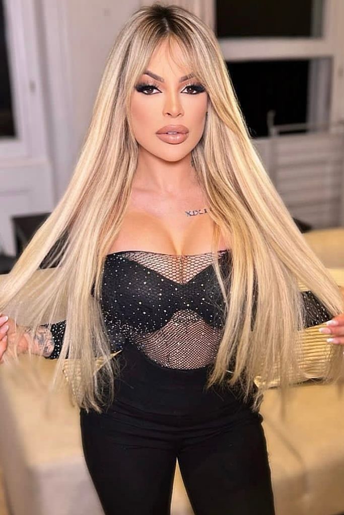 Mia