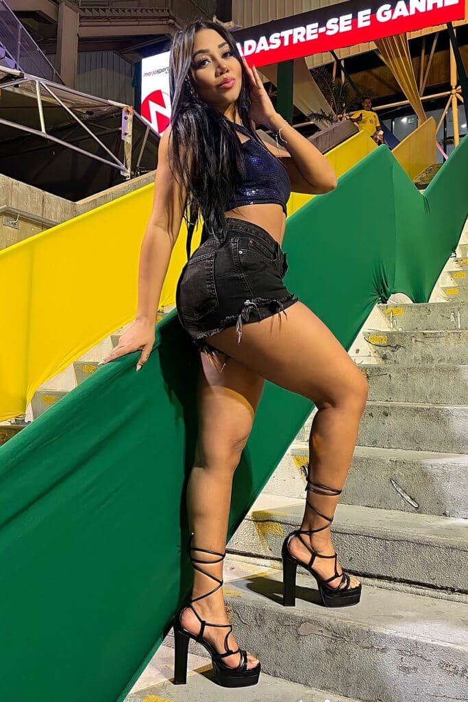 Joyce New Brazilian Escort In London 34D 5'6"