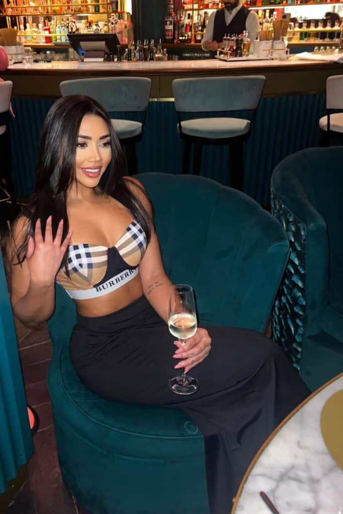 Joyce Brazilian Date For Light Domination 34D 5'6"