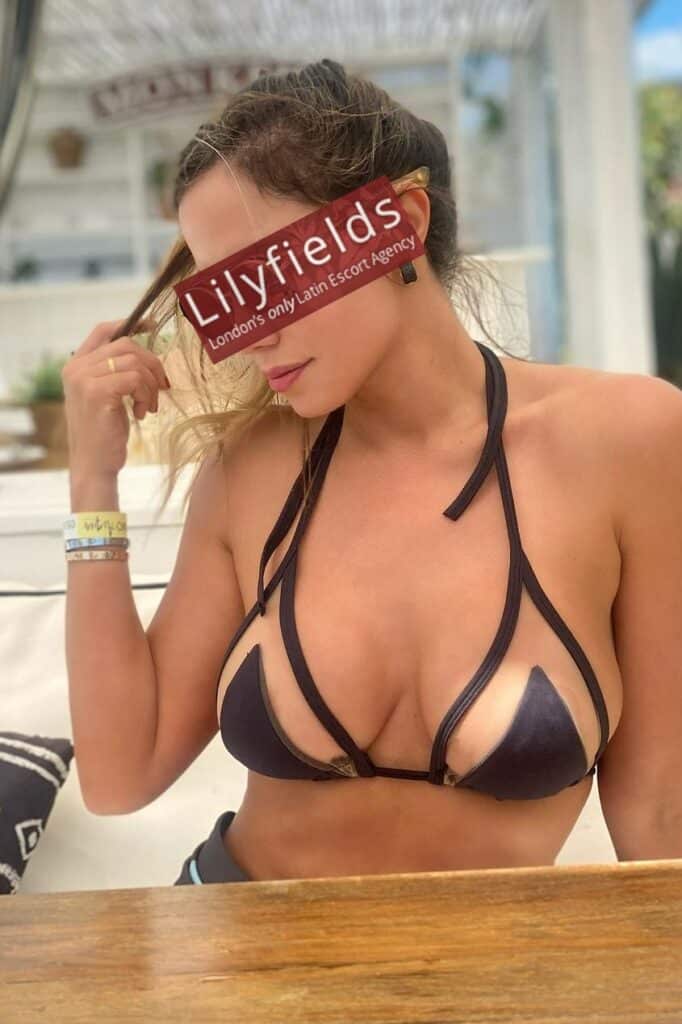 Cindy Blonde Brazilian GFE Escort