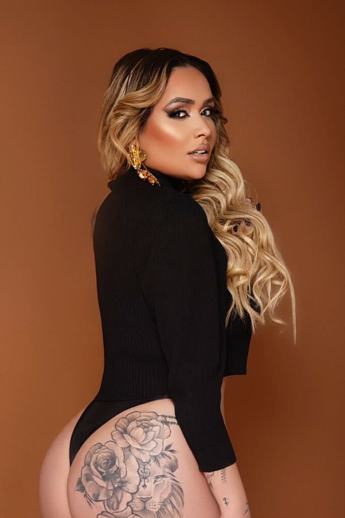 Yanka Blonde Brazilian London Companion
