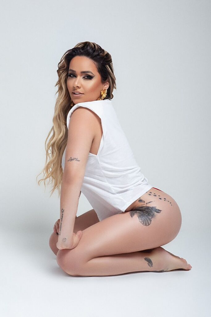 Yanka London Brazilian Bisexual Escort
