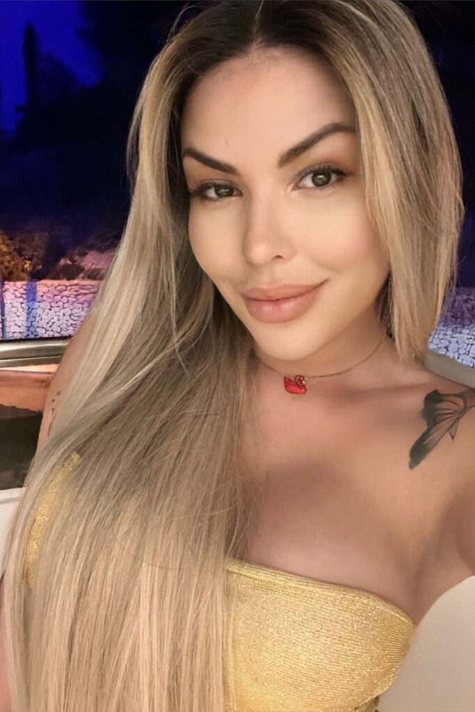 Bless Busty London Companion For Couples