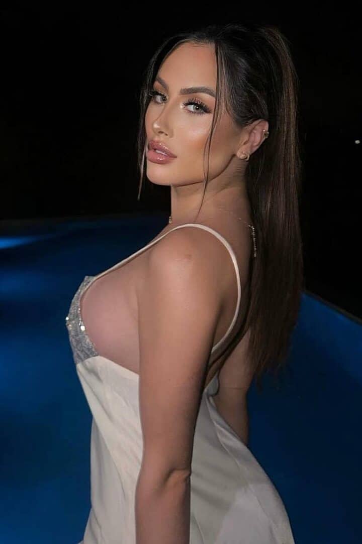 Vandini Sexy Brunette Brazilian London Escorts Girl Busty Naughty
