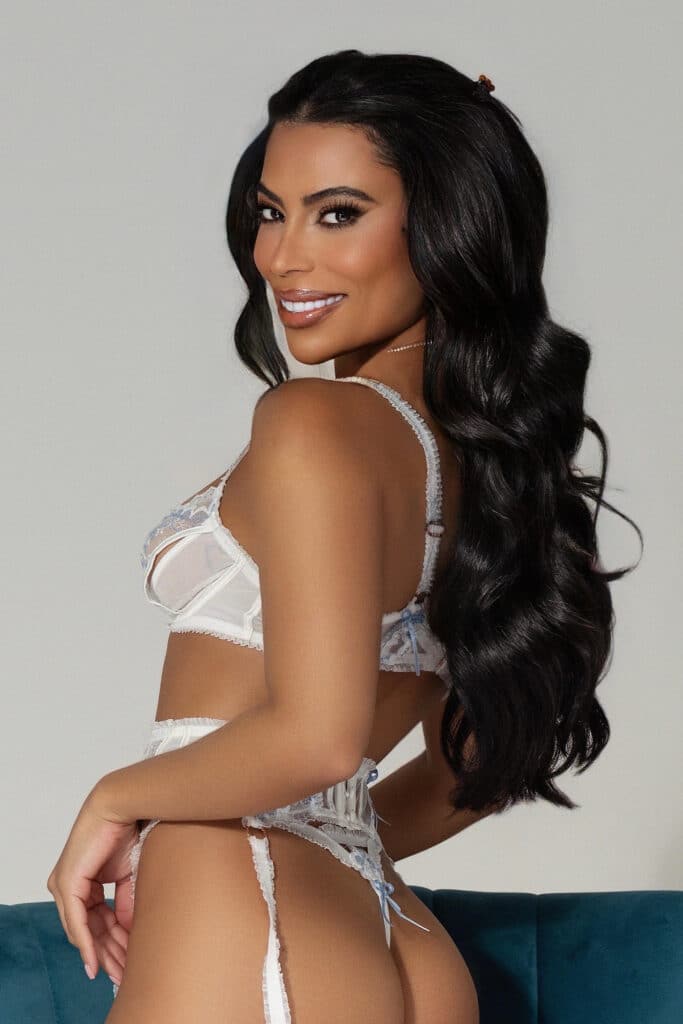 Manuela Fit Brazilian London Escort Natural Recommended Brunette