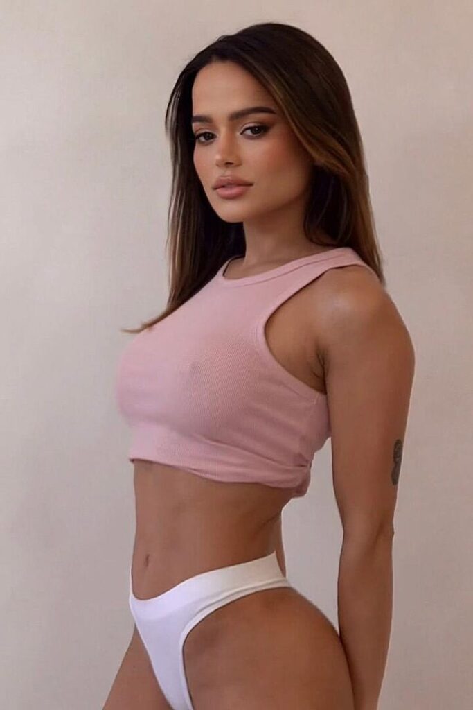 Bianca New Beautiful Brazilian London Escort Naughty Bisexual Petite
