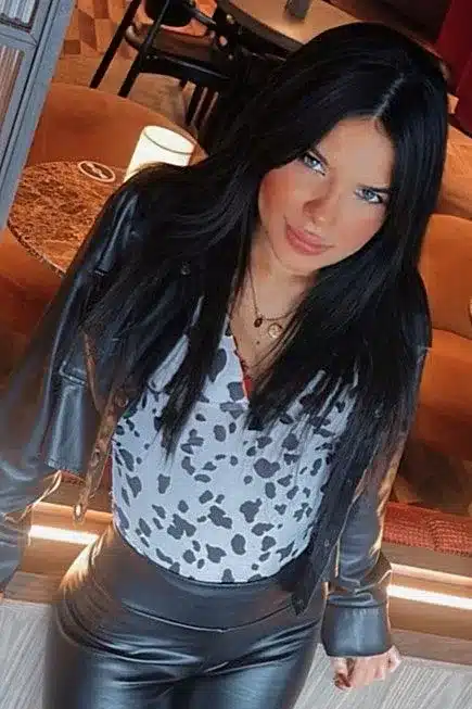 Varena New Brazilian London Escort Very Naughty Natural Open Minded Beautiful