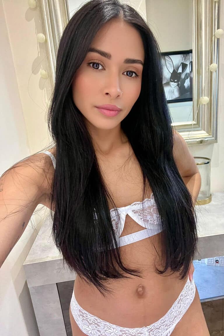 Cloetta Slim Fit Brazilian Escort In London Natural GFE OWO