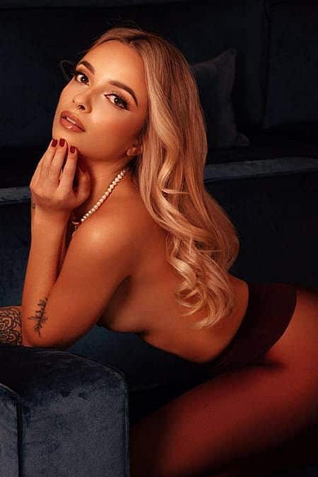Bumble Slim Blonde Brazilian London Escorts Massages Naughty