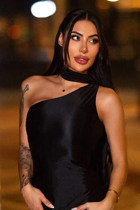 Consuela Gorgeous Very Busty Brazilian Escort In London Petite