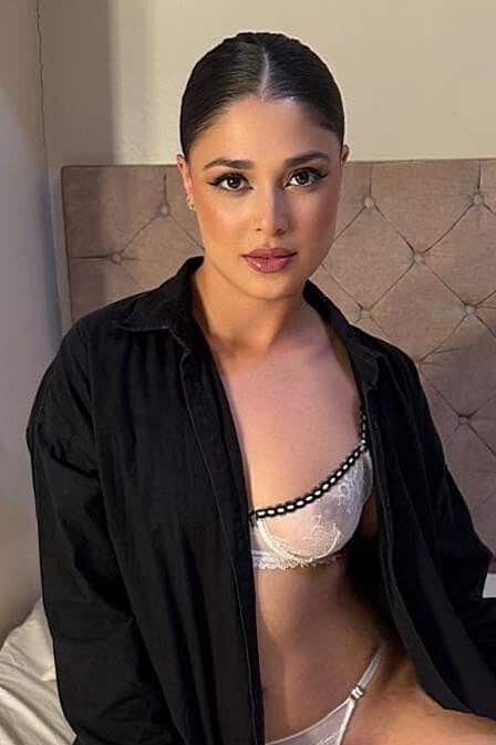 Belle New Brazilian London Escort Natural Bisexual Naughty 5'7"