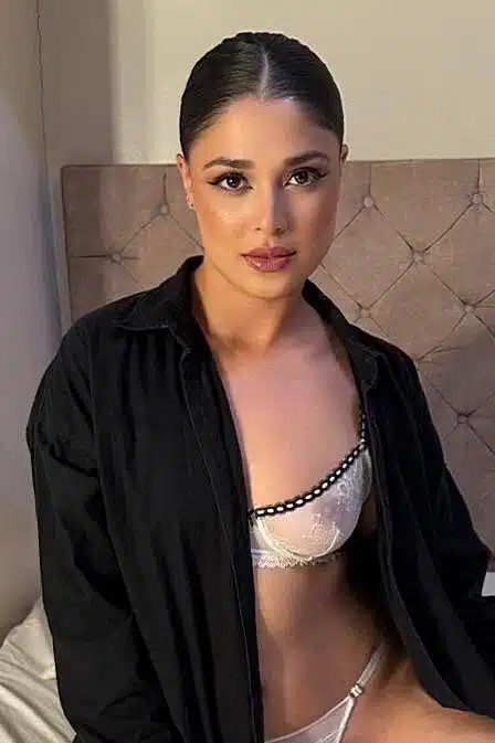 Belle New Brazilian London Escort Natural Bisexual Naughty 5'7"