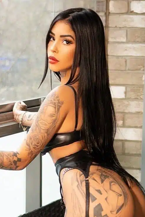 Bruna Sexy Brunette Bisexual Brazilian Escort In London 34D