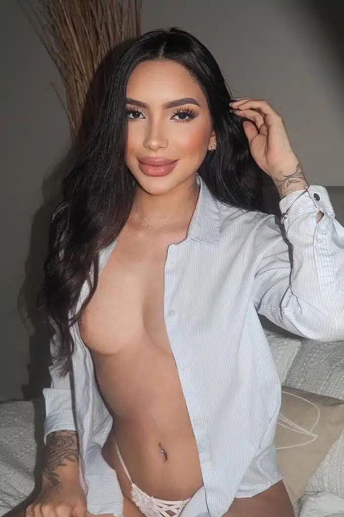 Krozi Beautiful Brazilian Escort In London Natural 5'6"