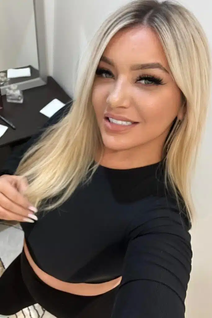 Maria Selfie Blonde Latin London Escort Tall Naughty Tiys Fetish 34C 5'7"