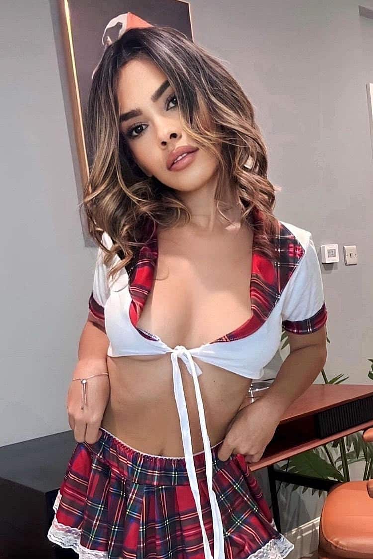 Fenty Beautiful Brazilian Escort In London GFE OWO 34C