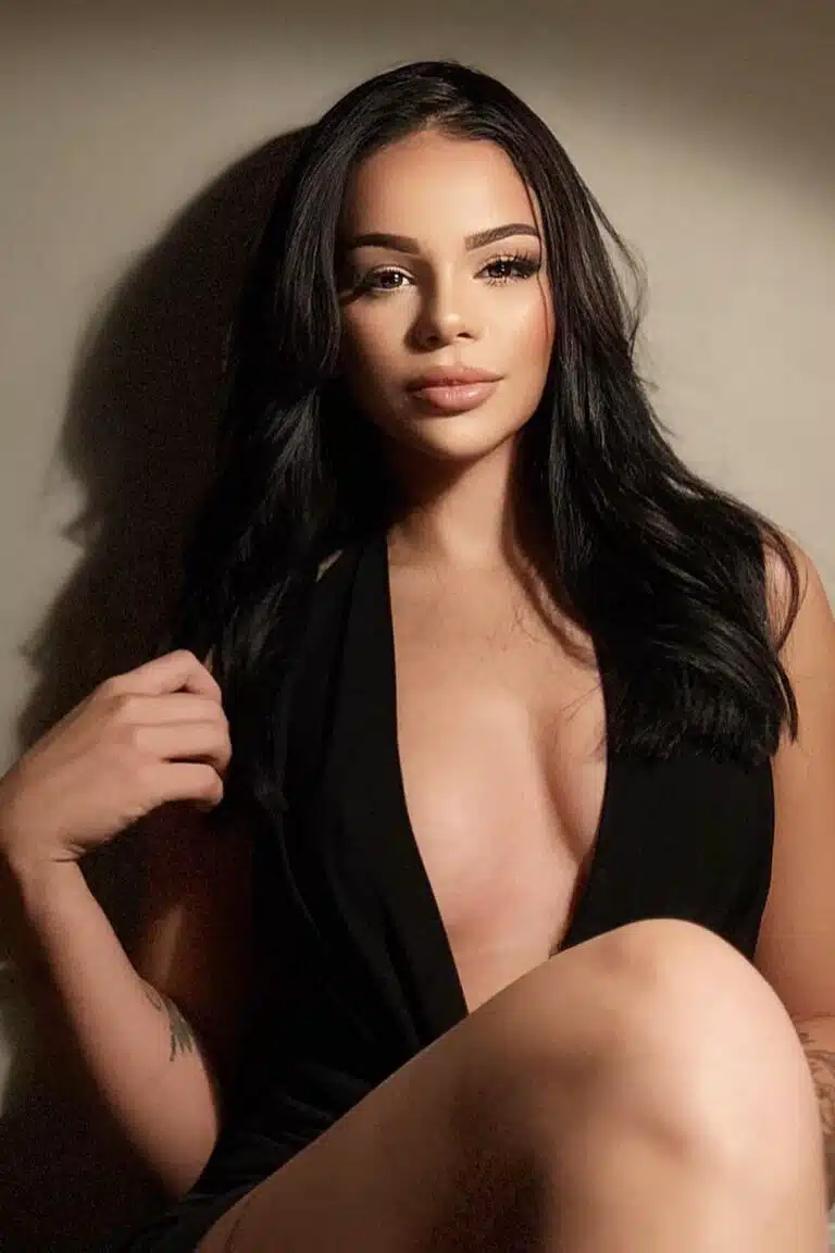 Skadi Hot Brazilian Escort In London Naughty Toys Spanking Natural 32C