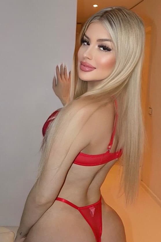 Spargy New Brazilian Escort In London Bisexual Naughty Blonde 5'7"