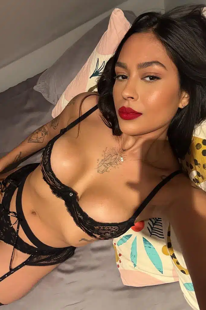 Cortana New Brazilian London Escorts Girl Naughty Brunette 5'8"