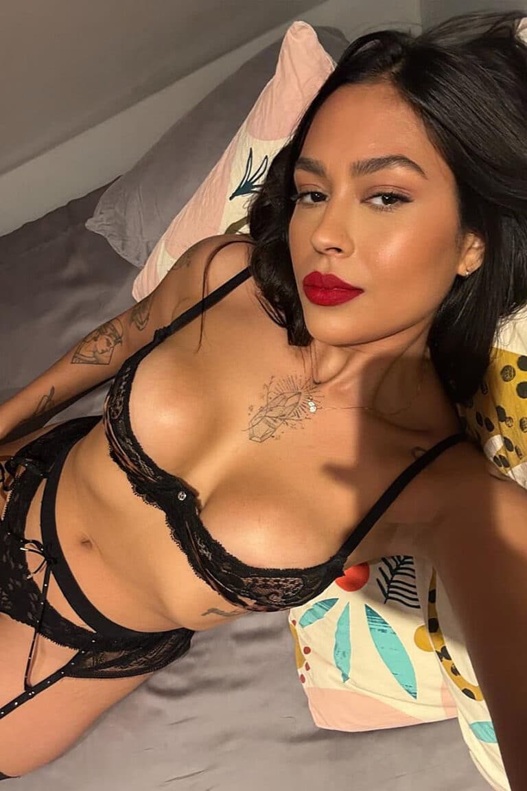 Cortana New Brazilian London Escorts Girl Naughty Brunette 5'8"