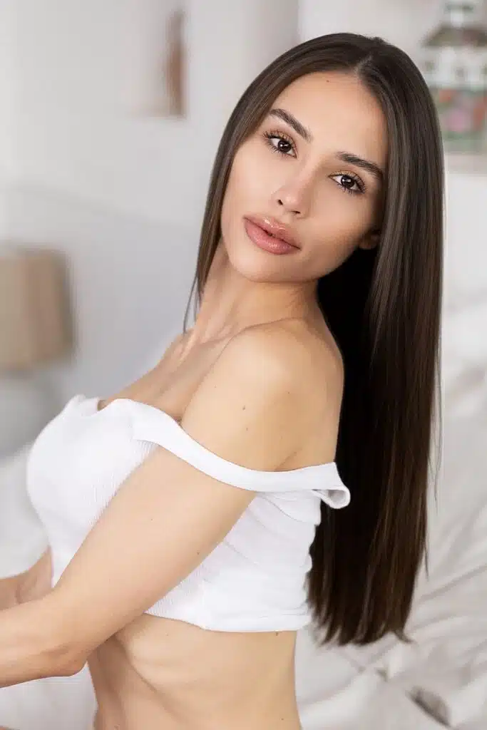 Kiara New Brazilian London Escort Slim Busty 34D 5'3"